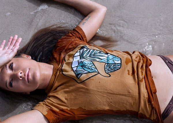 Her Waves Surf tee 